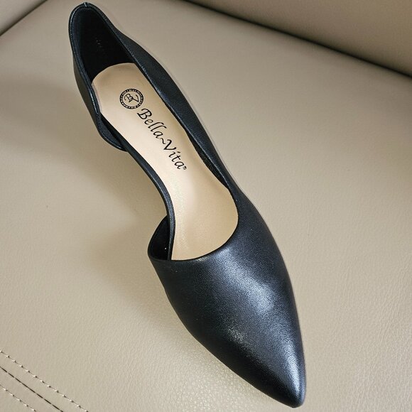 Bella--Vita Black Leather 2 Inch Kitten Heels in Box Size 6M - Picture 4 of 14